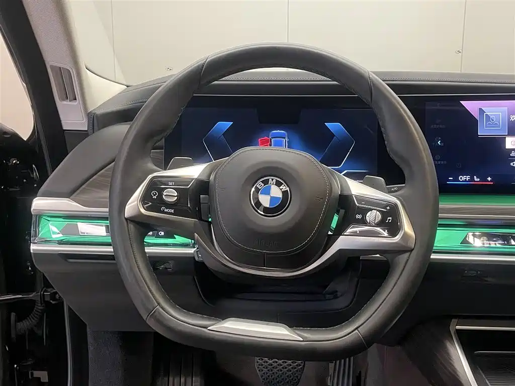 BMW 7 Series 2023 Model 735Li Luxury Package фото 13