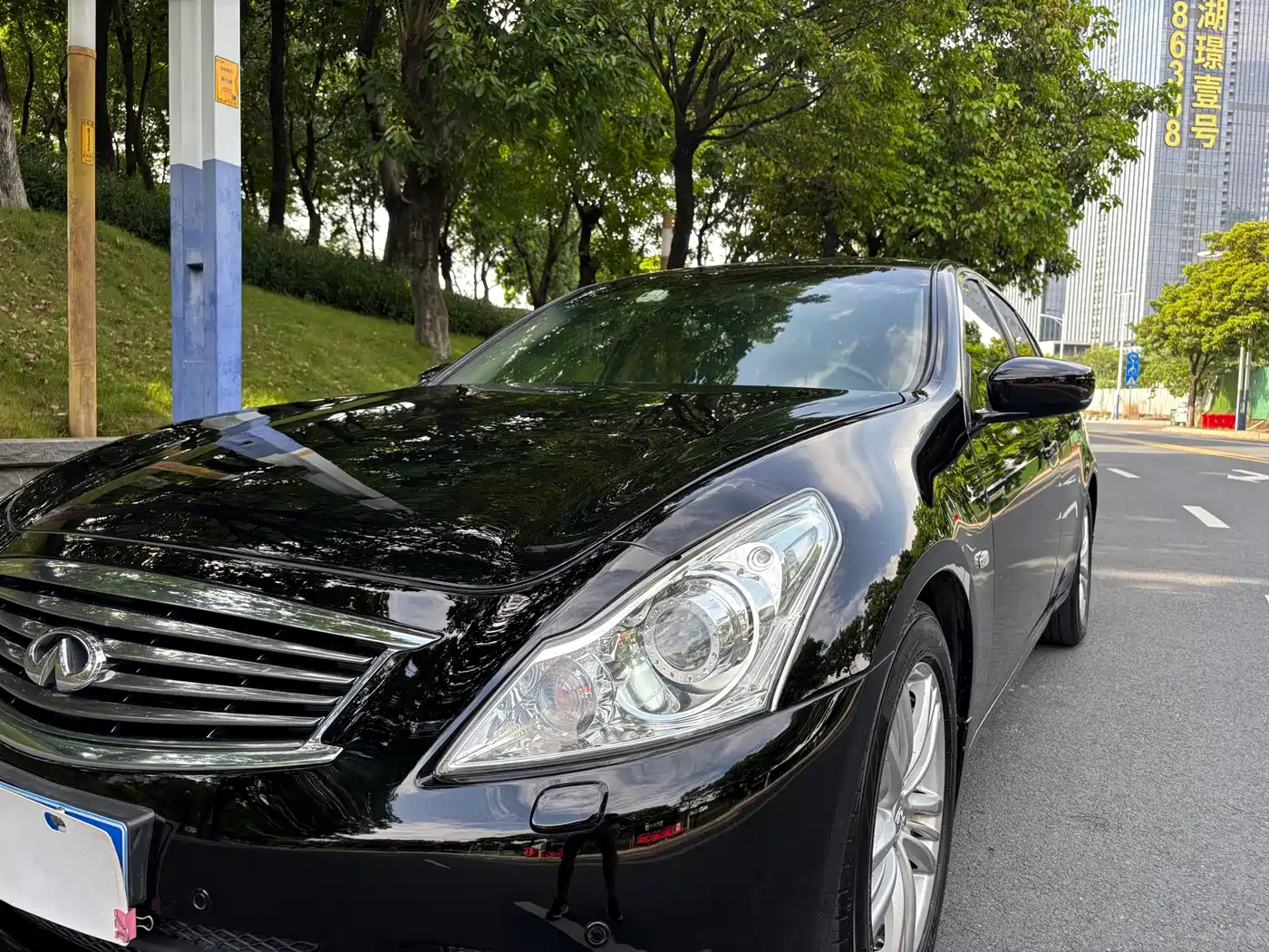 Infiniti G Series 2011 2010 Model G25 Sedan Luxury Sport Edition