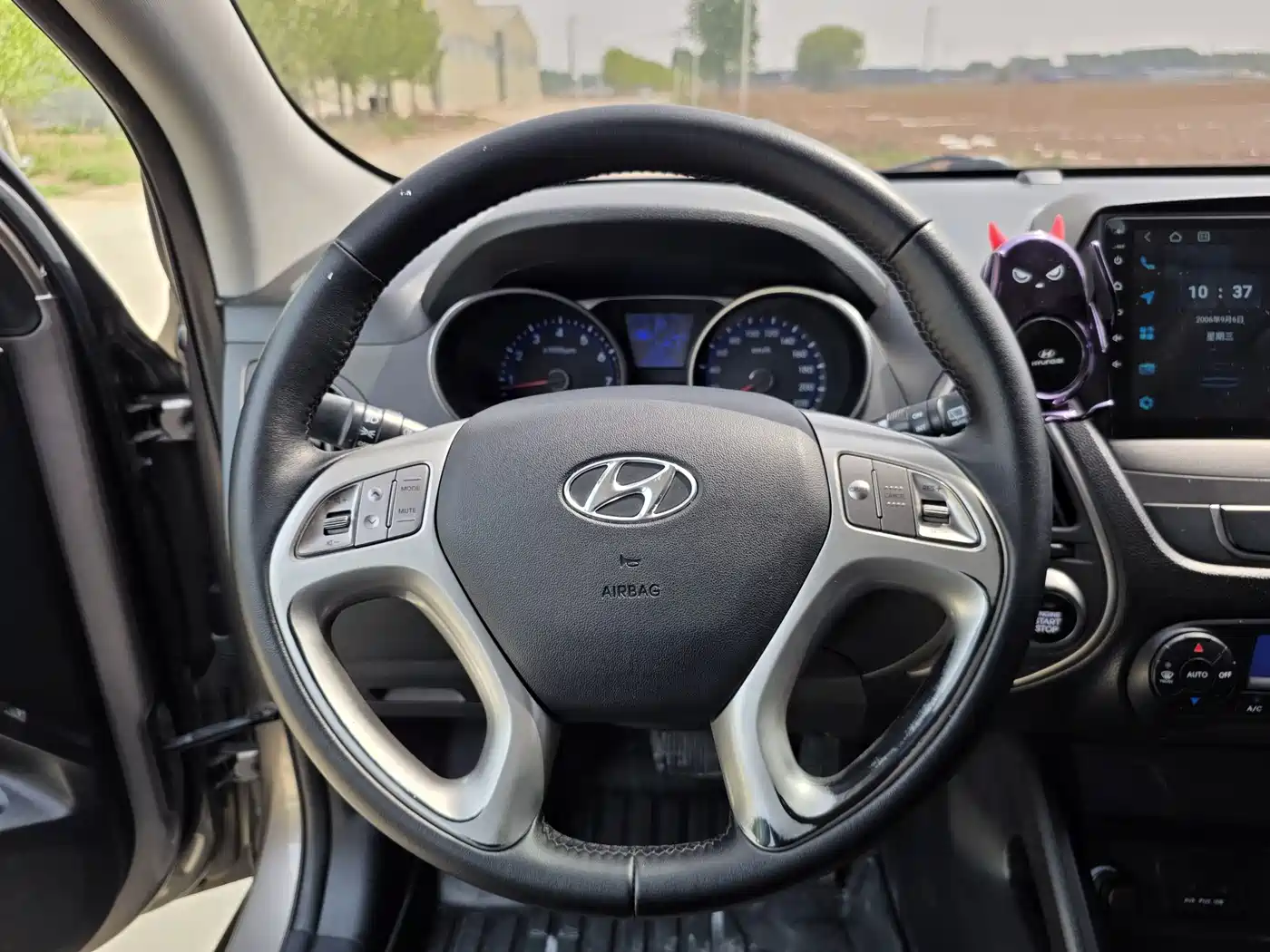 Hyundai Beijing Hyundai ix35 2015 2.0L Automatic 2WD Smart Type China IV фото 14