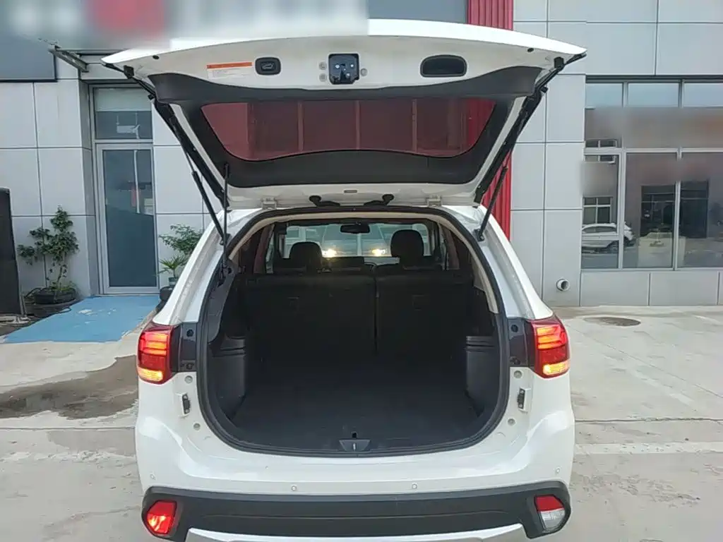 Mitsubishi Outlander 2017 2016 2.4L 4WD Elite Edition 5-seater