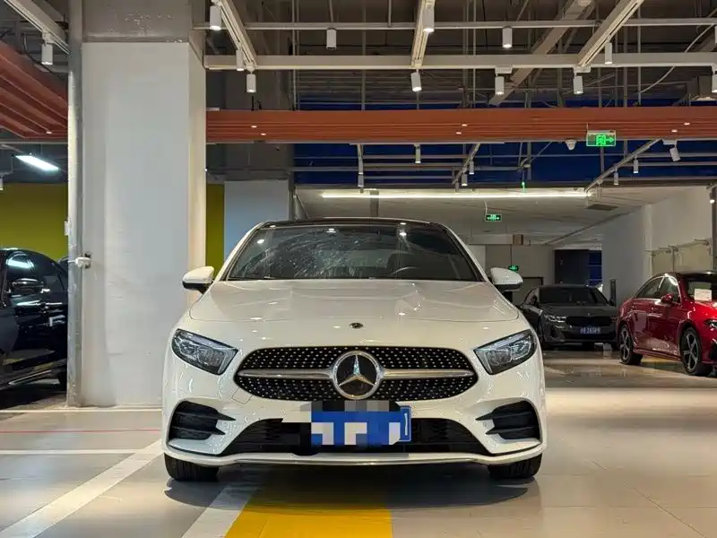Mercedes-Benz A-Class 2021 A 200 L Sport Sedan Fashion Edition фото 2