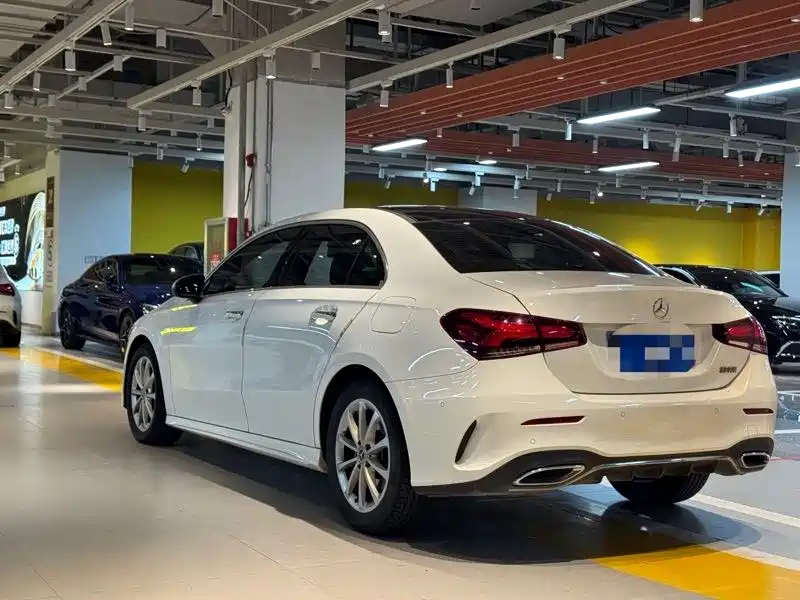 Mercedes-Benz A-Class 2021 A 200 L Sport Sedan Fashion Edition фото 8