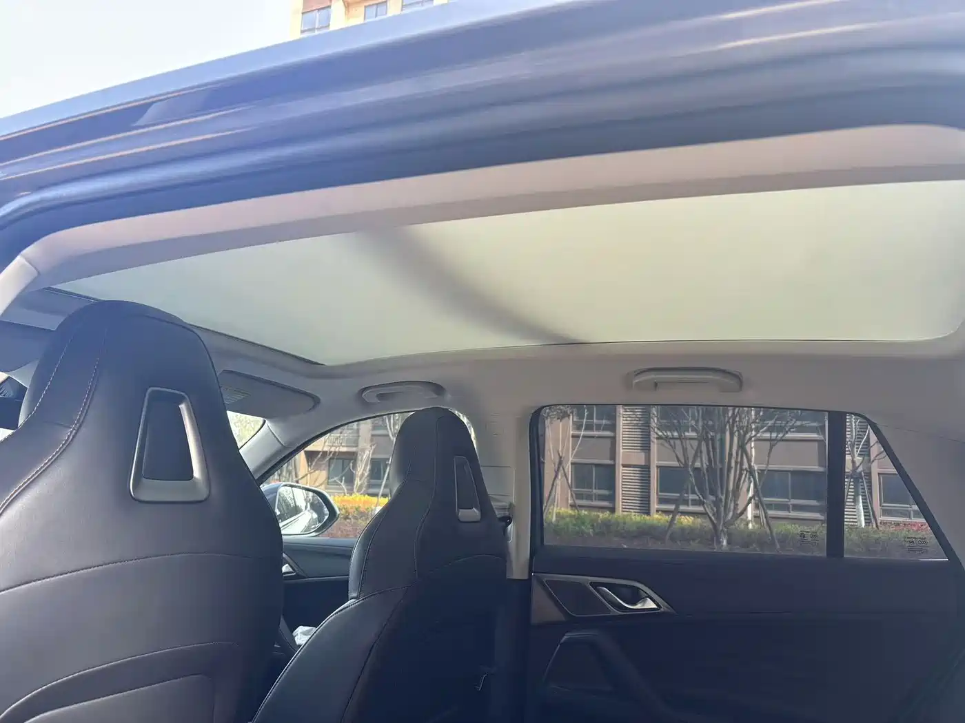 ROEWE RX5 NEW ENERGY