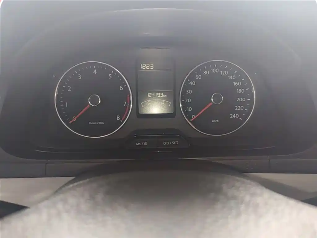 Volkswagen Lavida 2013 Facelift 1.4TSI Manual Comfort фото 12
