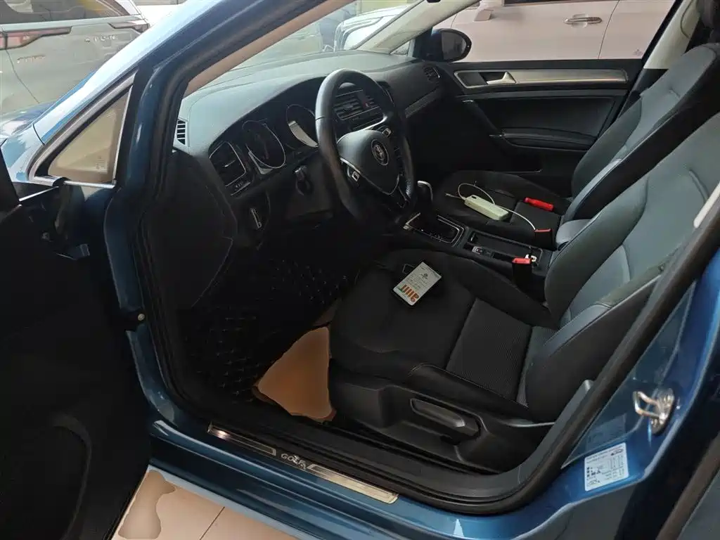 Volkswagen Golf 2018 230TSI Automatic Comfort фото 16