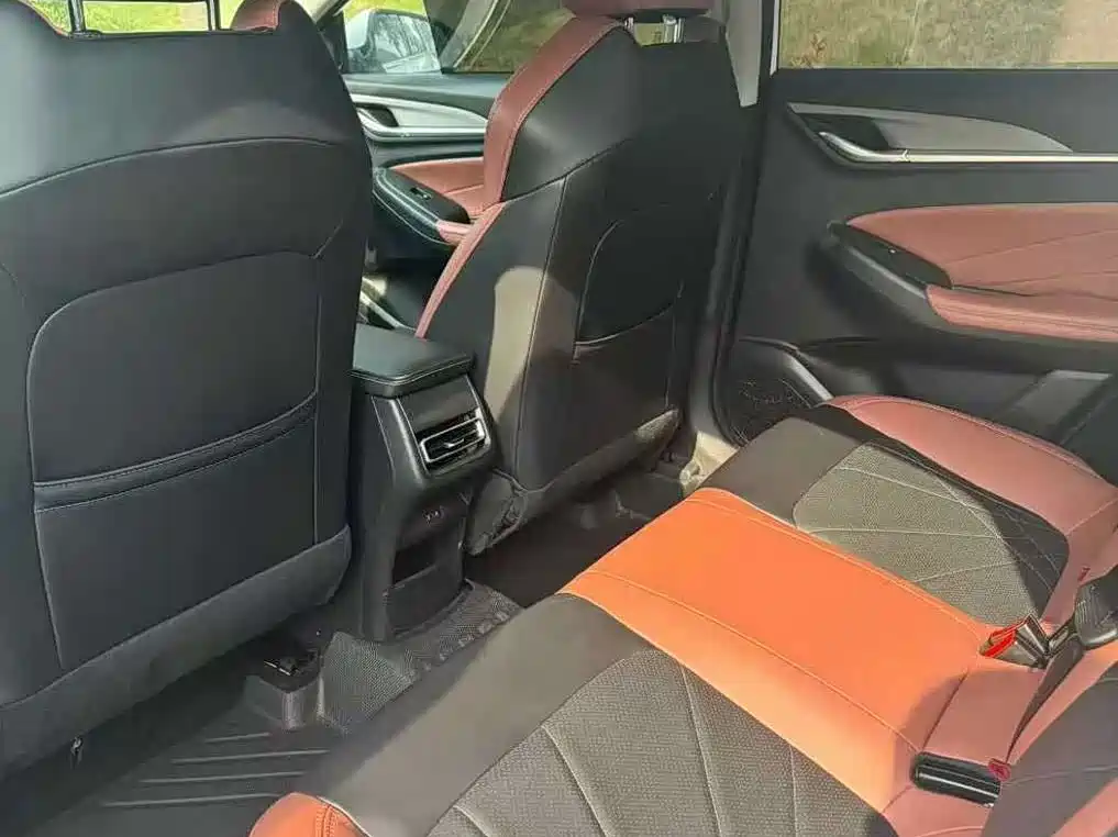 Фото 9 - Changan Eado