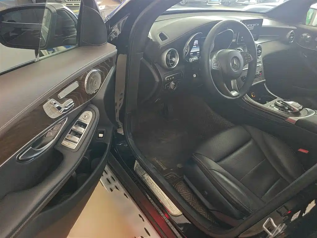 Mercedes-Benz GLC 2017 GLC 300 4MATIC Dynamic фото 12