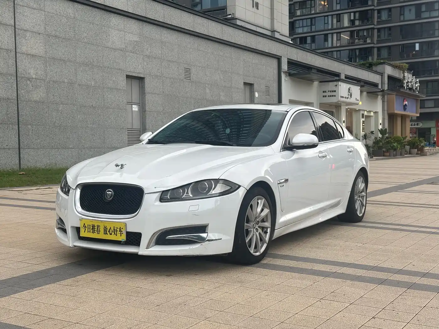 Jaguar XF
