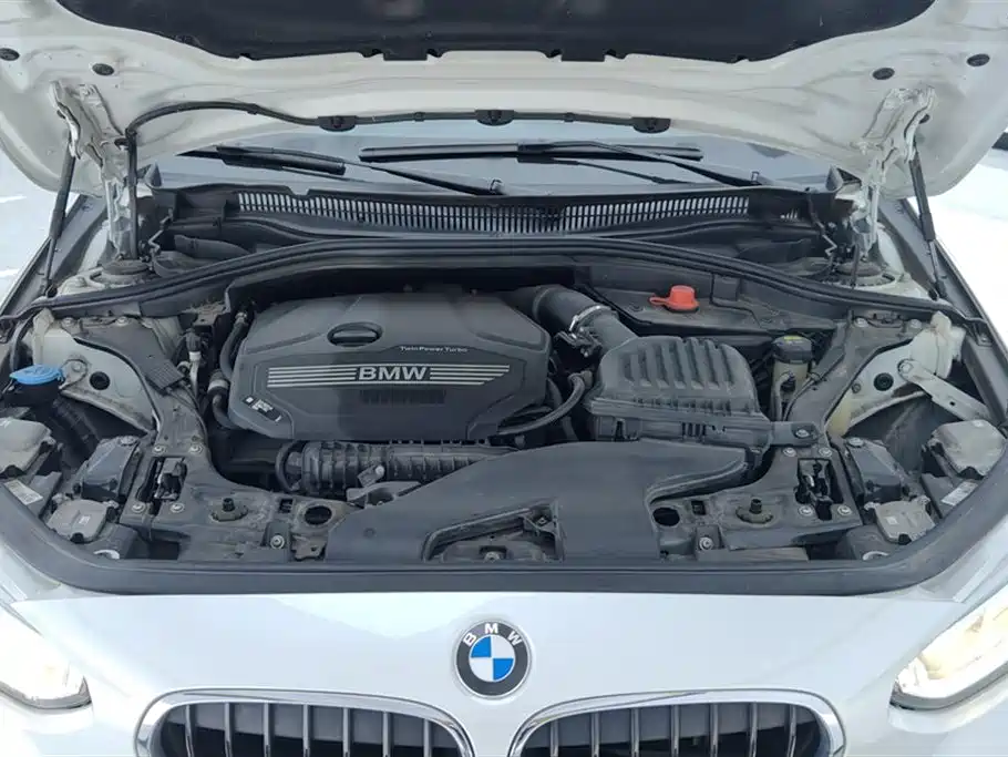 BMW 1 Series 2022 120i M Sport фото 5