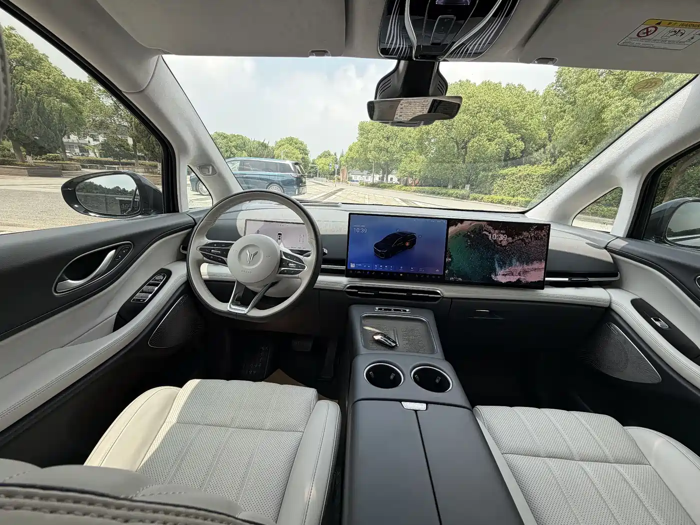 Voyah Auto Voyah Dreamer 2025 PHEV AWD Flagship Kunpeng Edition фото 8
