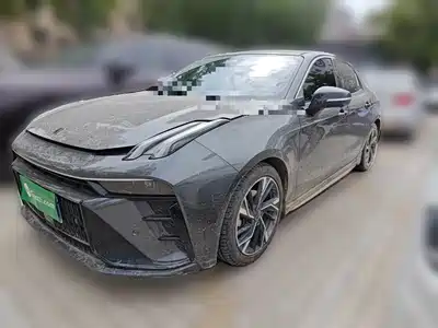 Lynk & Co 03
