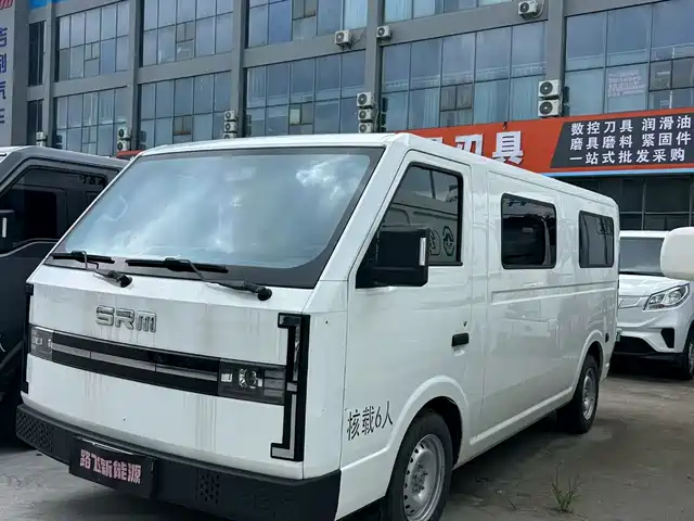  SRM Xinyuan Xinyuan E3L 2024 Luxury 6-Seater Bus