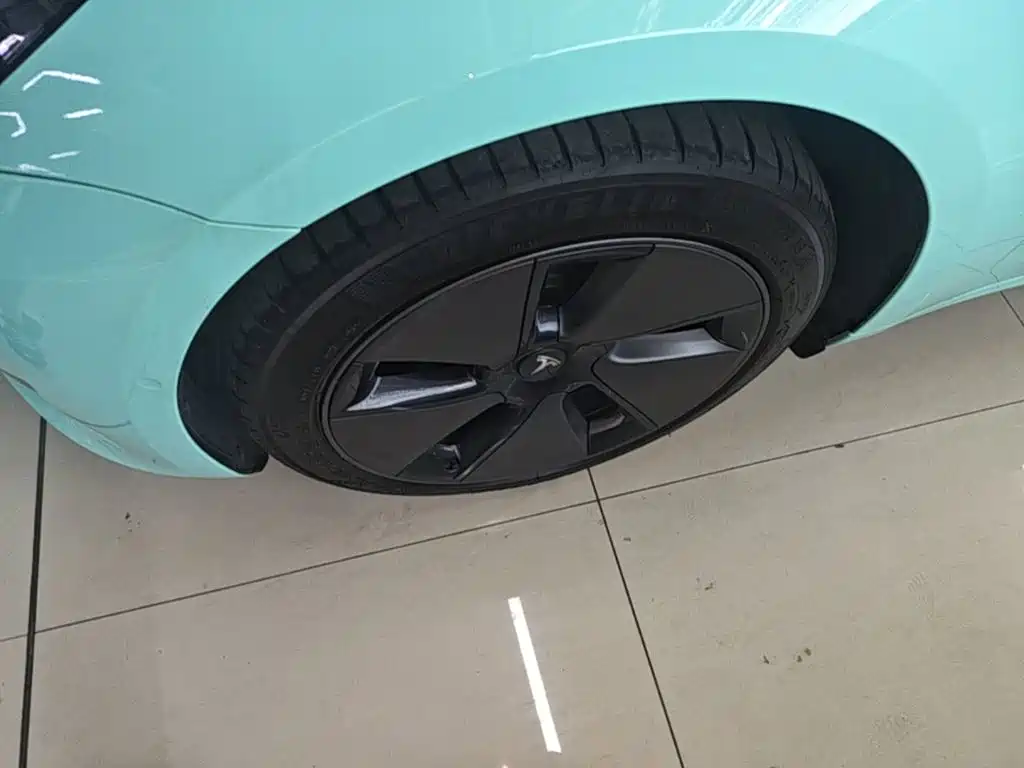 Photo 23 - Tesla Model 3