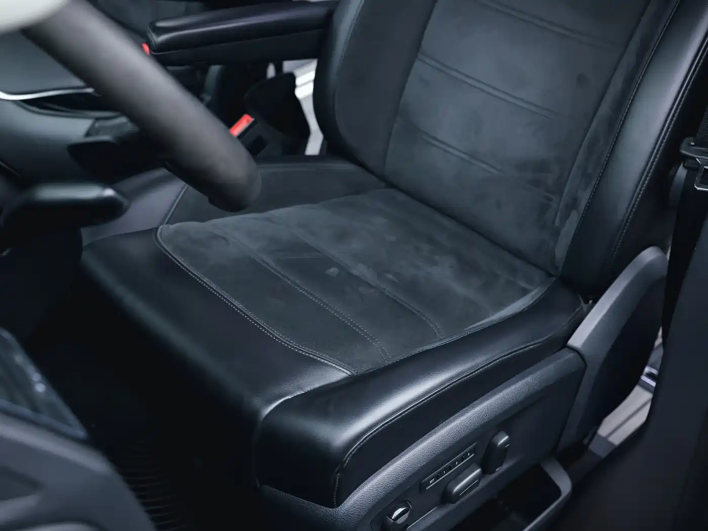 Volkswagen Multivan 2019 2.0TSI 4WD Premium 7-seater фото 10