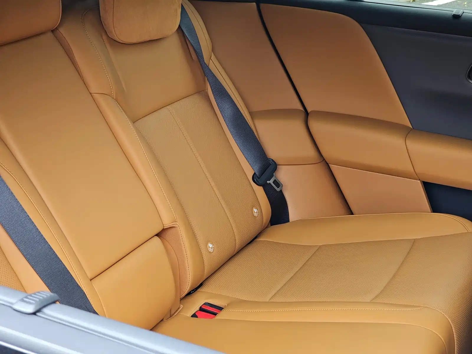 صورة 17 - Li Auto i6