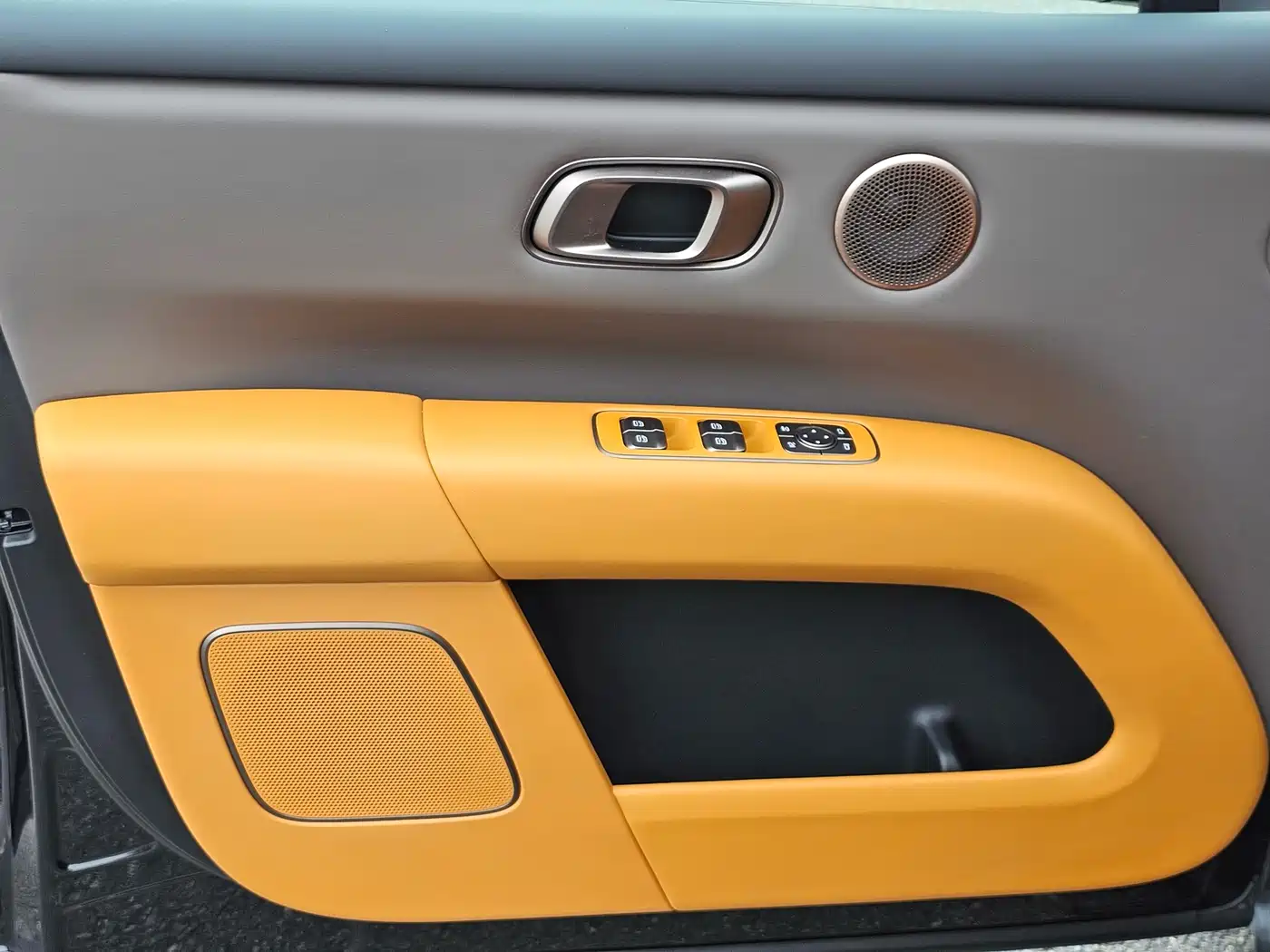 Li Auto i6 2025 2025 2WD Base Model