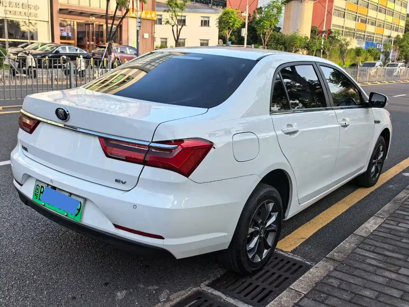 BYD Qin New Energy 2019 Travel Edition фото 6