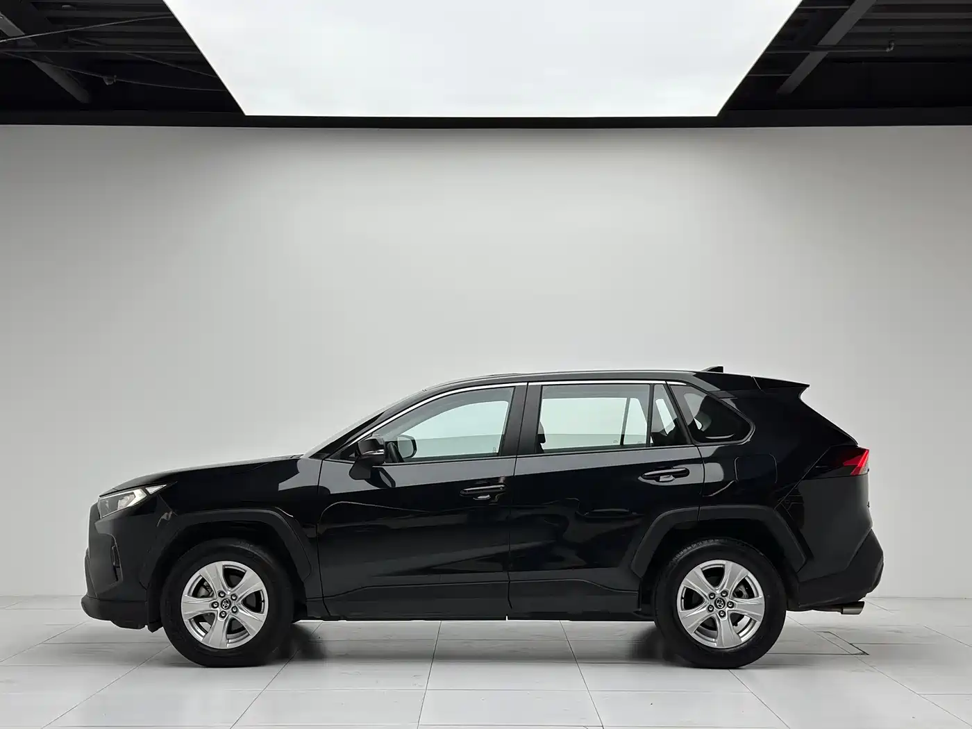 Toyota RAV4 Rongfang 2022 2.0L CVT 2WD Urban Edition фото 22