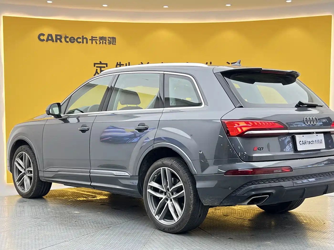 Фото 30 - Audi Q7