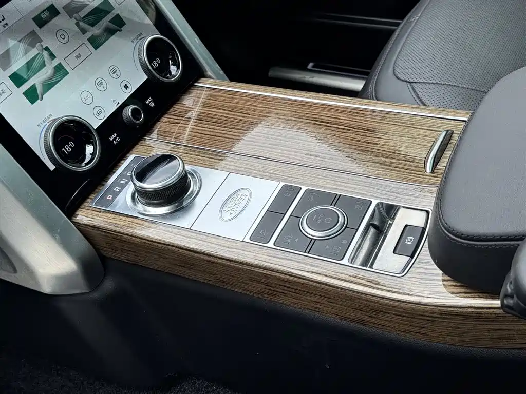 Land Rover Range Rover 2019 3.0 SC V6 Heritage Extended Edition фото 15
