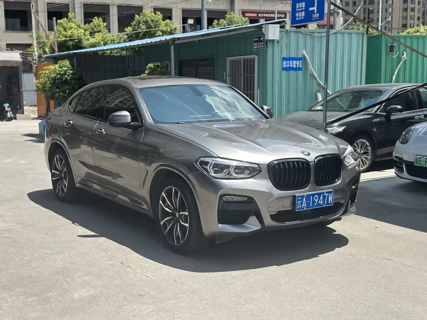 Photo 2 - BMW X4