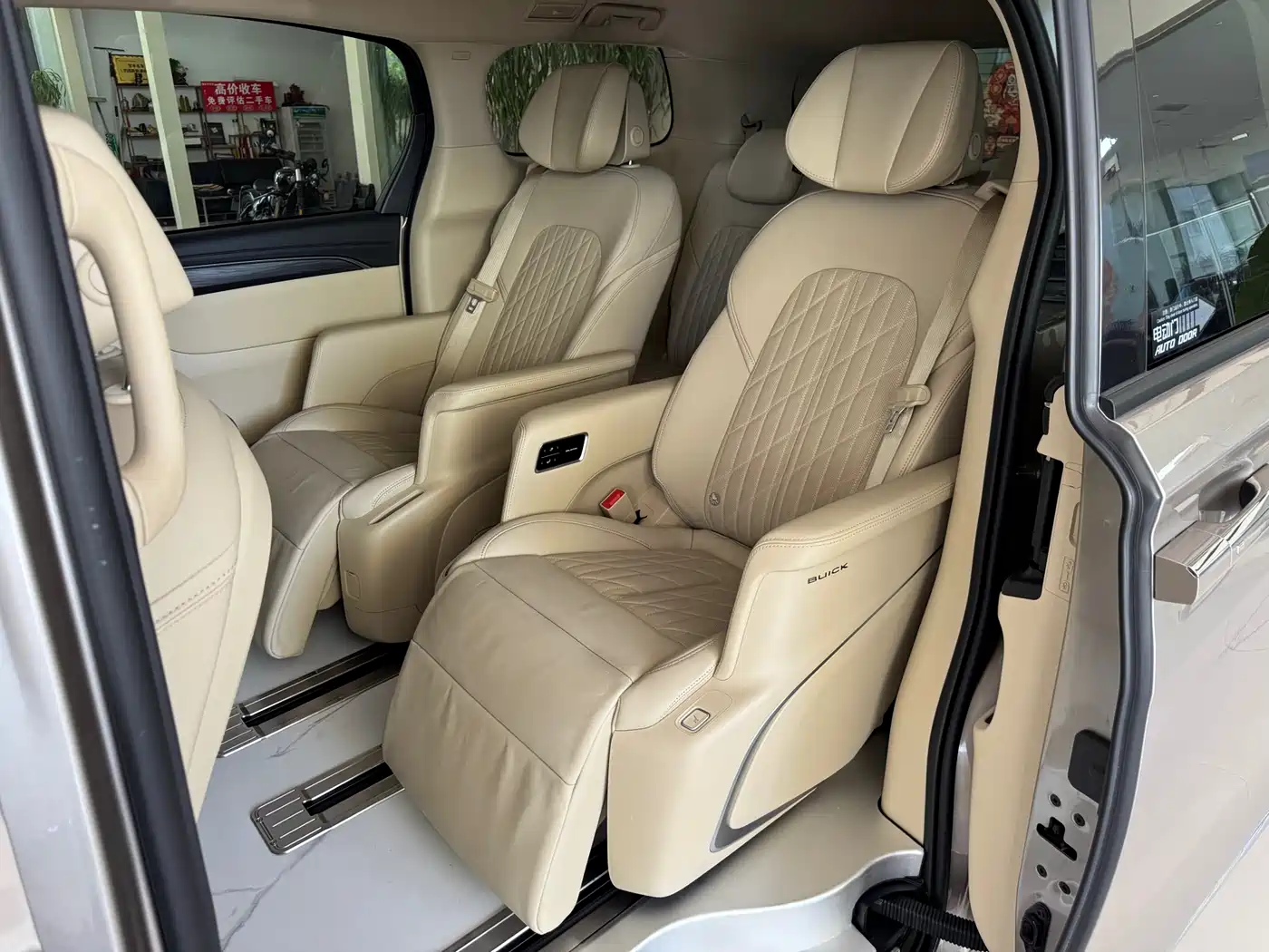 Buick GL8 2023 ES Landmaster Luxury фото 11