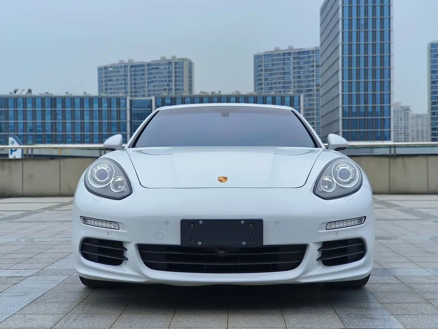 Porsche Panamera 2016 Panamera Edition 3.0T фото 3
