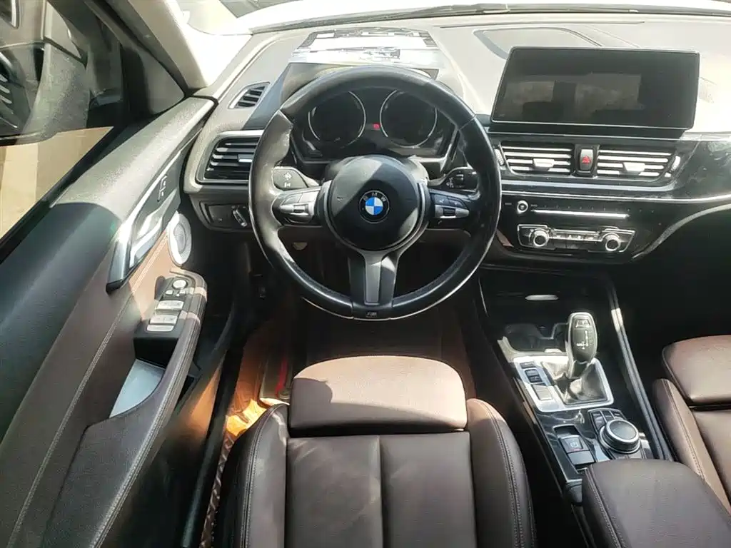 BMW 1-SERIES