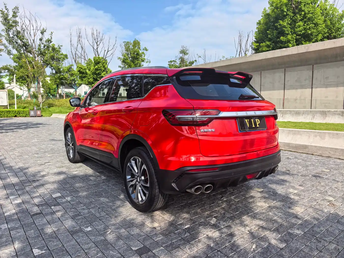 Фото 8 - Geely Coolray