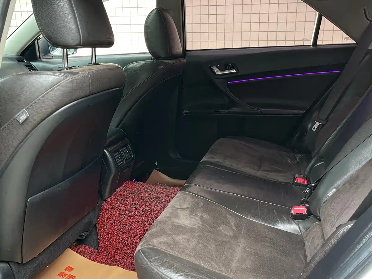 Toyota Reiz 2013 2.5V Premium Edition фото 8