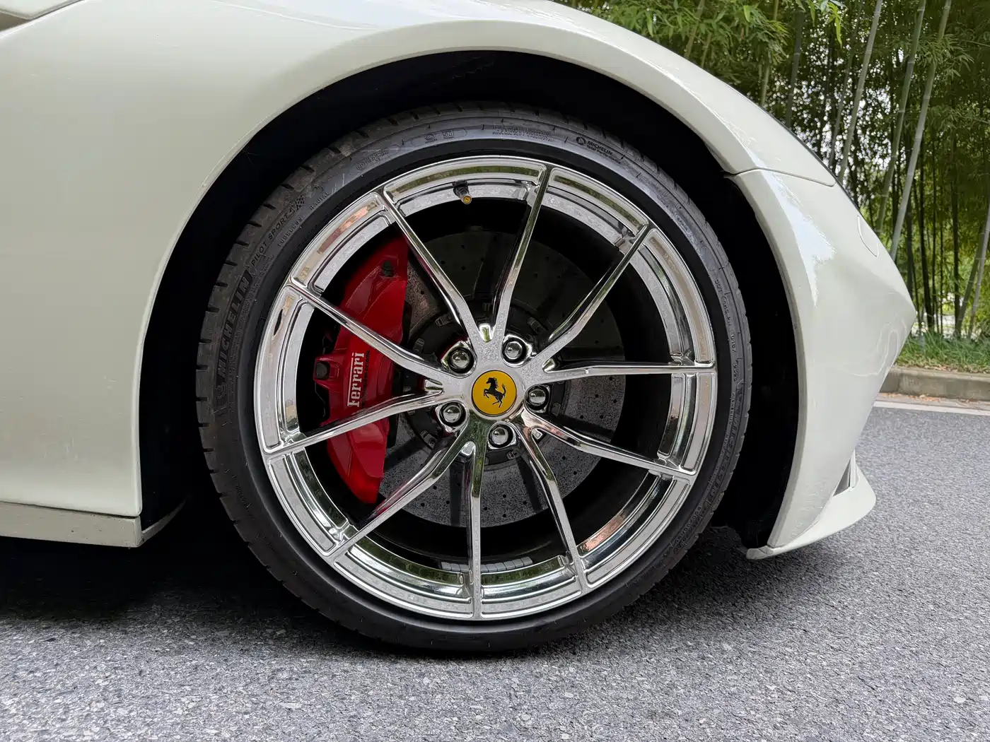 Ferrari F12berlinetta 2013 6.3L Standard фото 4