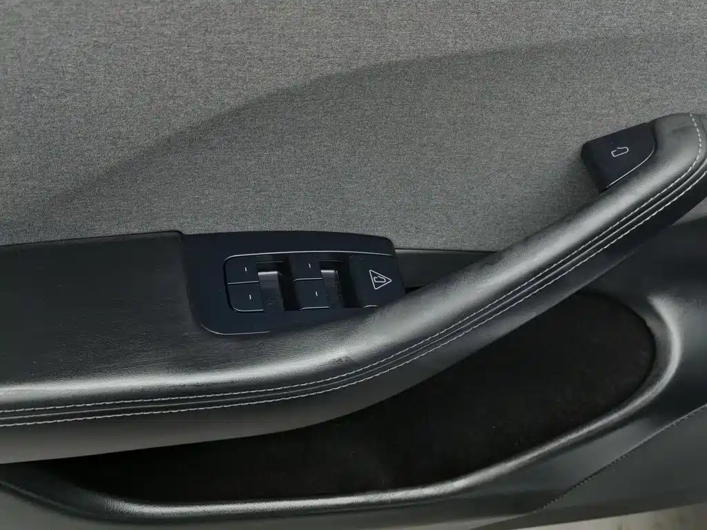 Tesla Model 3, миниатюра 9