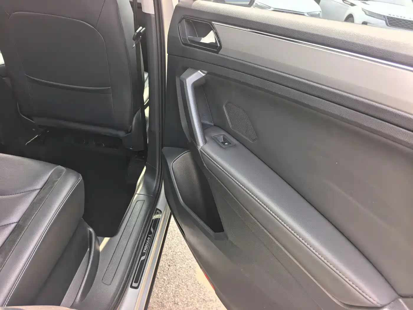 Volkswagen Tiguan L 2018 330TSI Automatic 2WD Luxury Edition фото 8