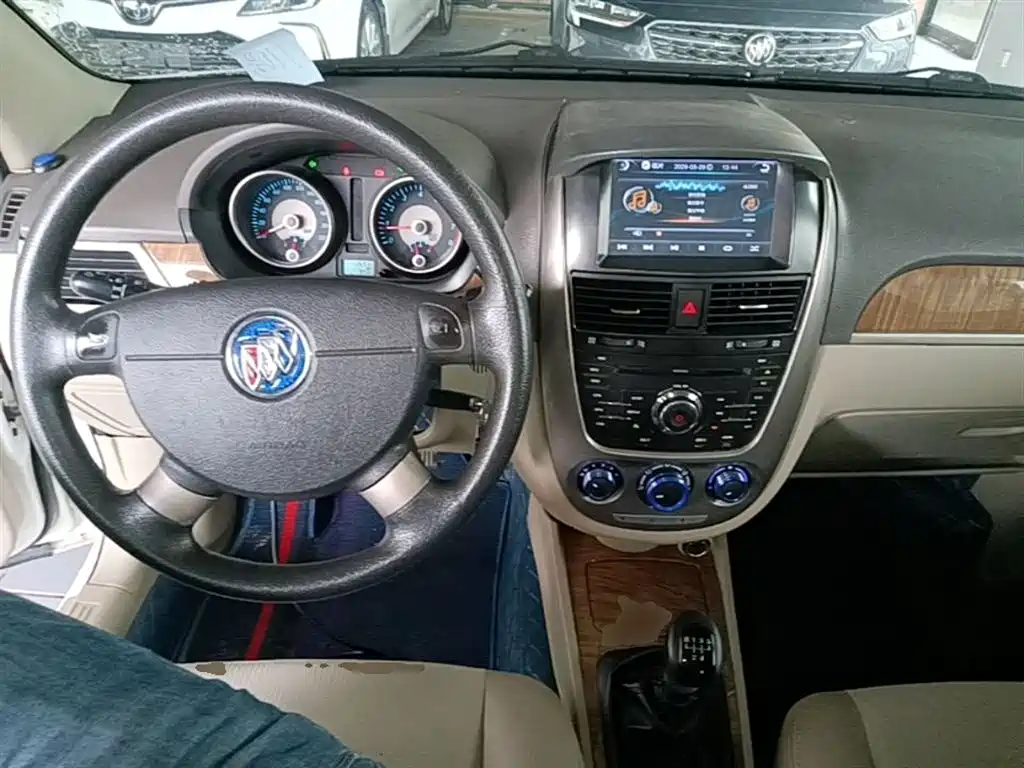 Buick Excelle 2015 1.5L Manual Classic фото 10