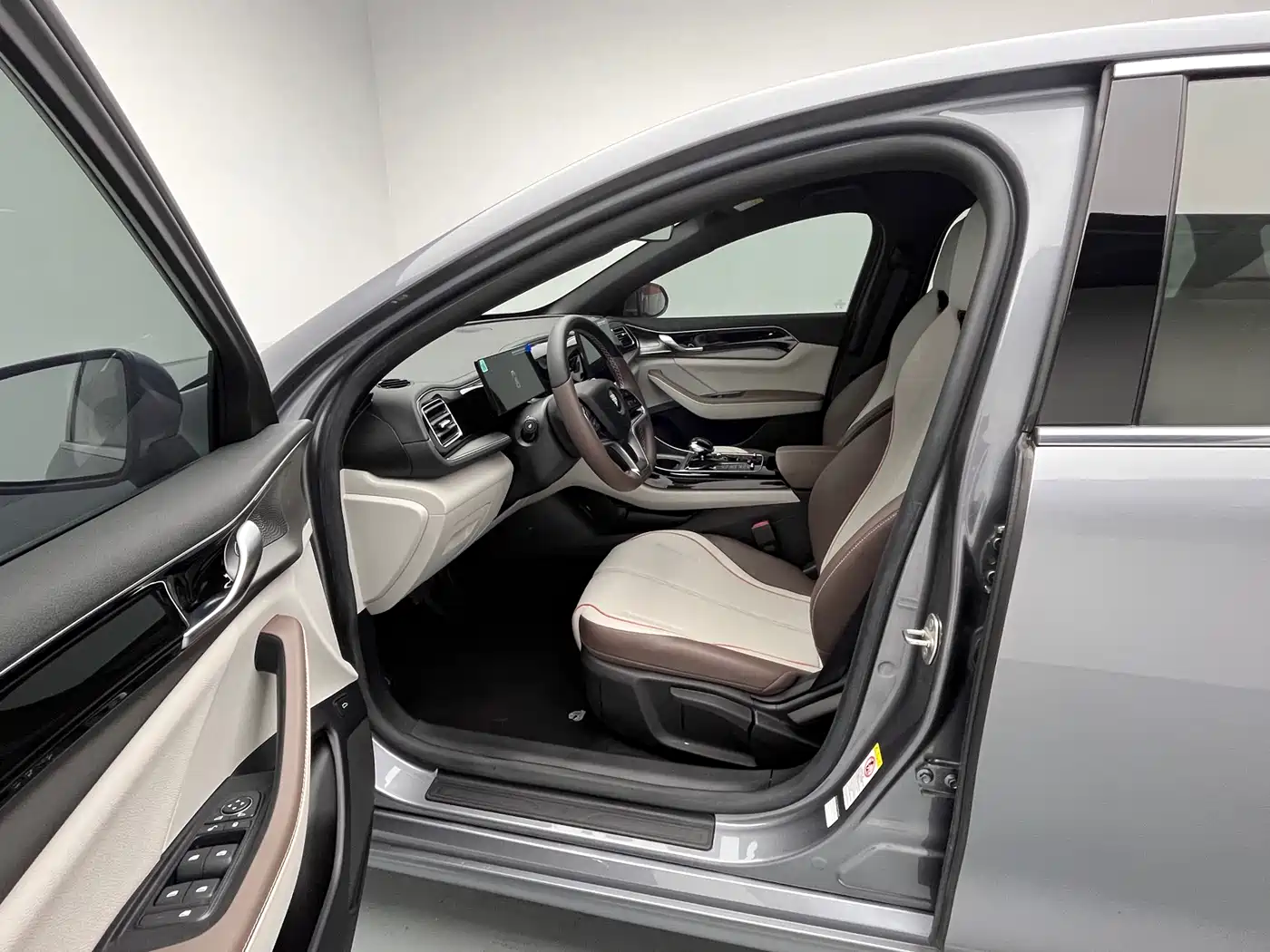 BYD Qin PLUS 2024 Glory Edition EV 420KM Leading фото 15