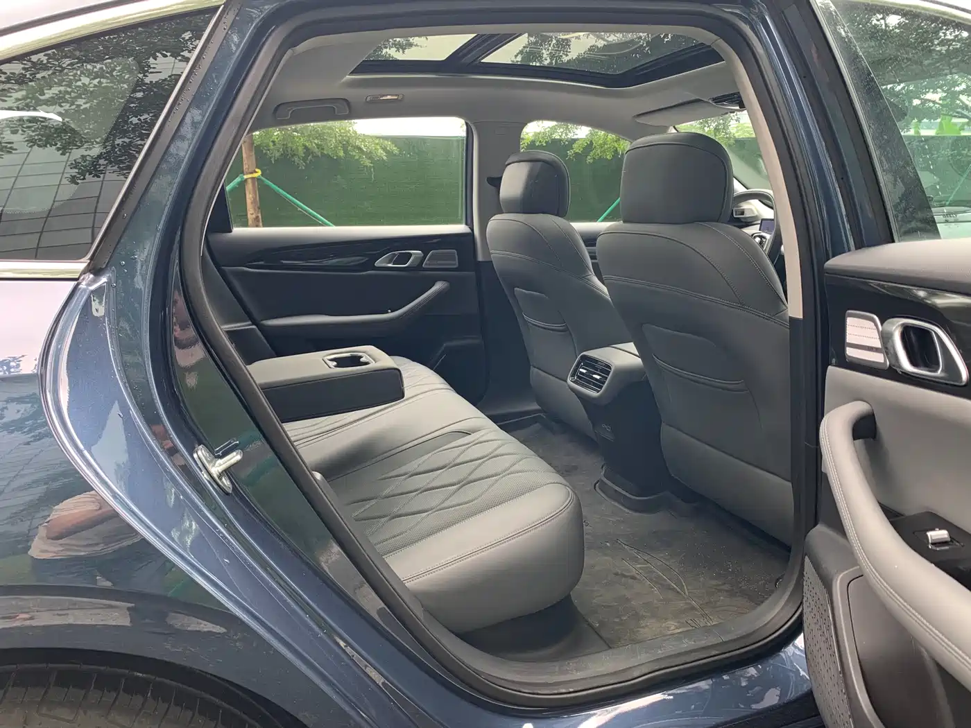 Geely Galaxy Galaxy A7 2025 EM-i 150km Explorer+ Edition фото 17