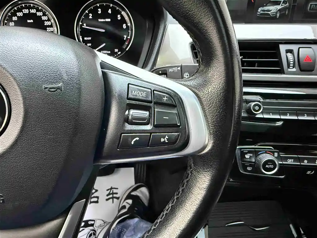 BMW X1 2019 sDrive18Li Premium Model фото 12