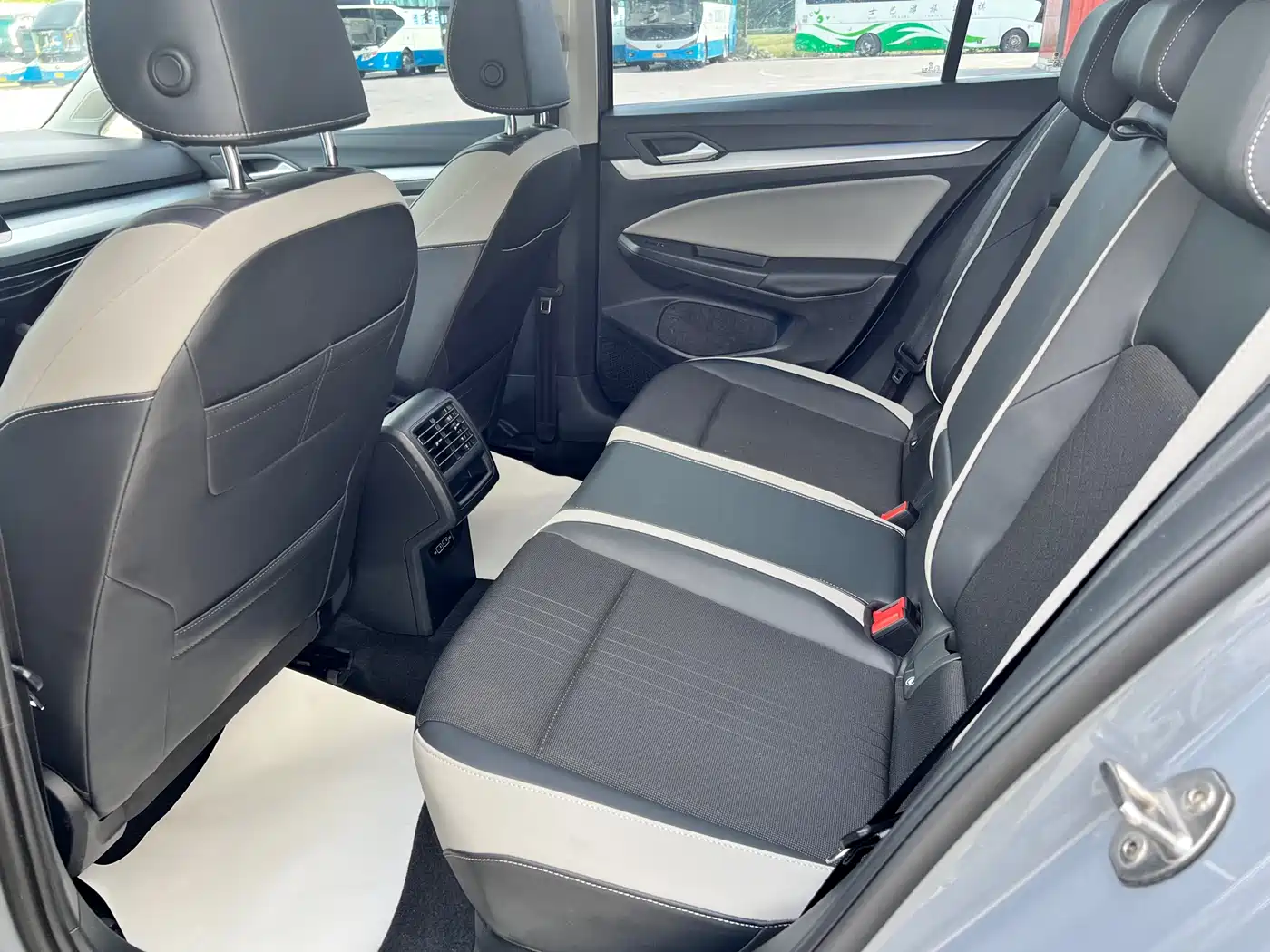 Volkswagen Golf 2023 280TSI DSG Pro 20th Anniversary Edition фото 9