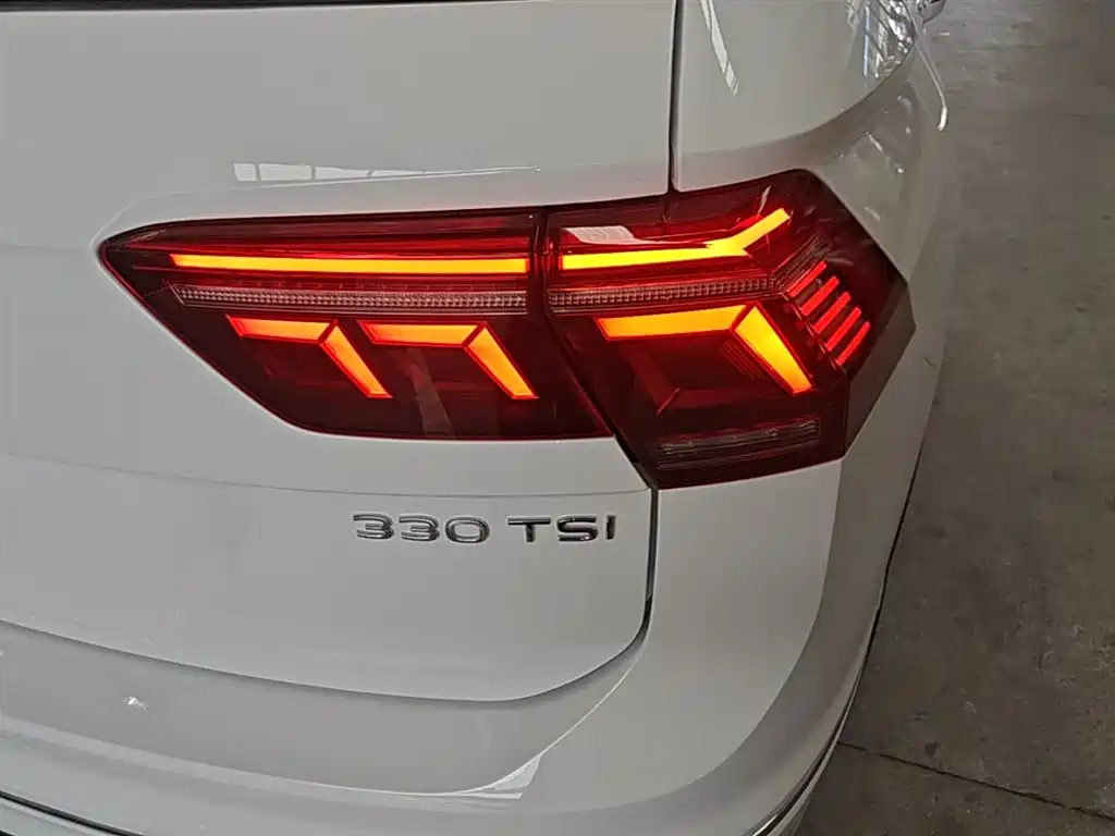 Volkswagen Tiguan L 2024 330TSI Automatic 2WD R-Line Premium Enjoyment Edition фото 24