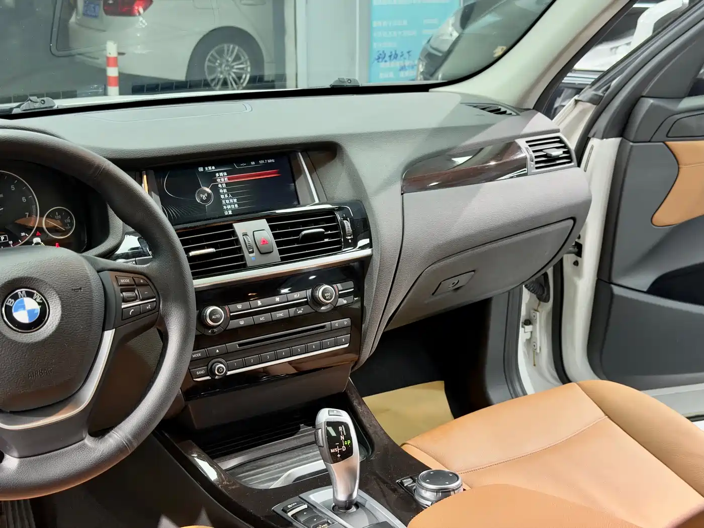 BMW X3 (Import) 2014 xDrive20i X Design Package фото 13