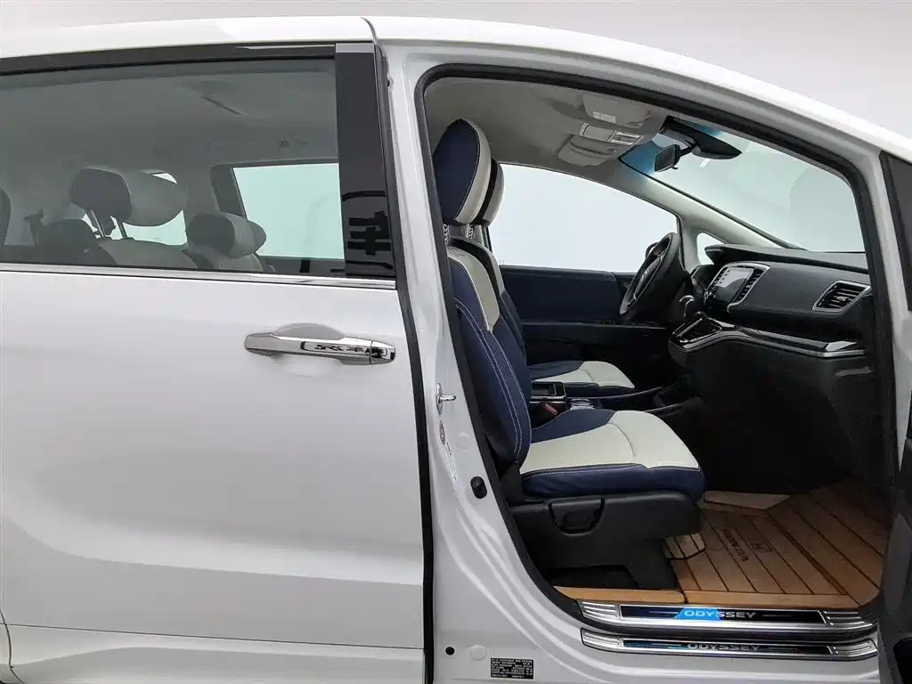 Honda Odyssey 2021 2.0L Sharp Premium Edition фото 23