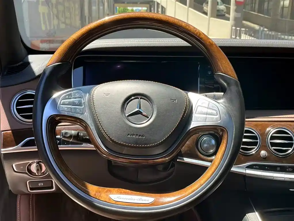 Mercedes-Benz Maybach S-Class 2015 S 400 4MATIC фото 13