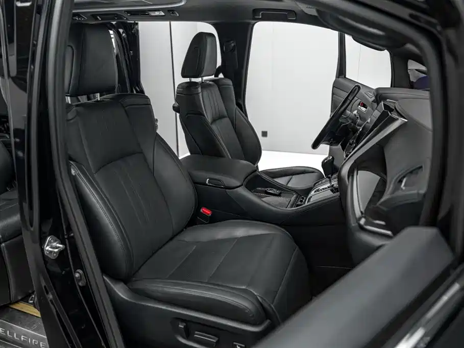 Toyota Vellfire 2021 Crown Hybrid 2.5L HV Premium Edition фото 20
