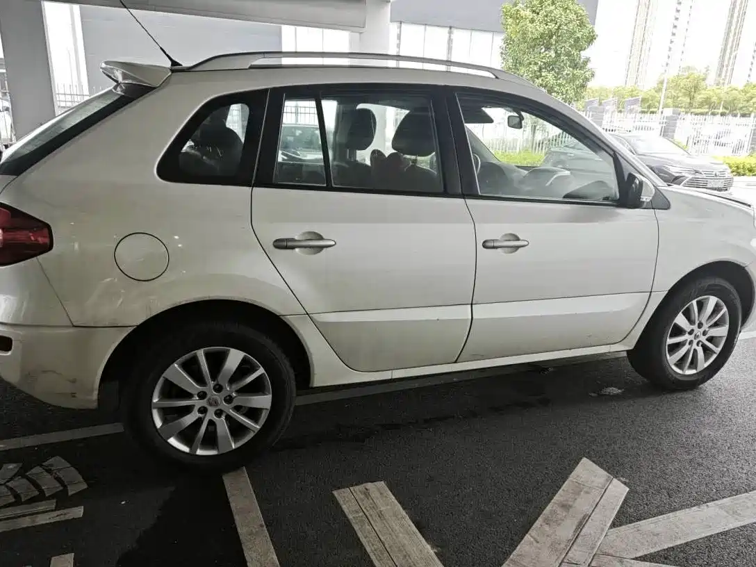 Renault Koleos (Import) 2015 2014 2.0L 2WD Fashion Edition