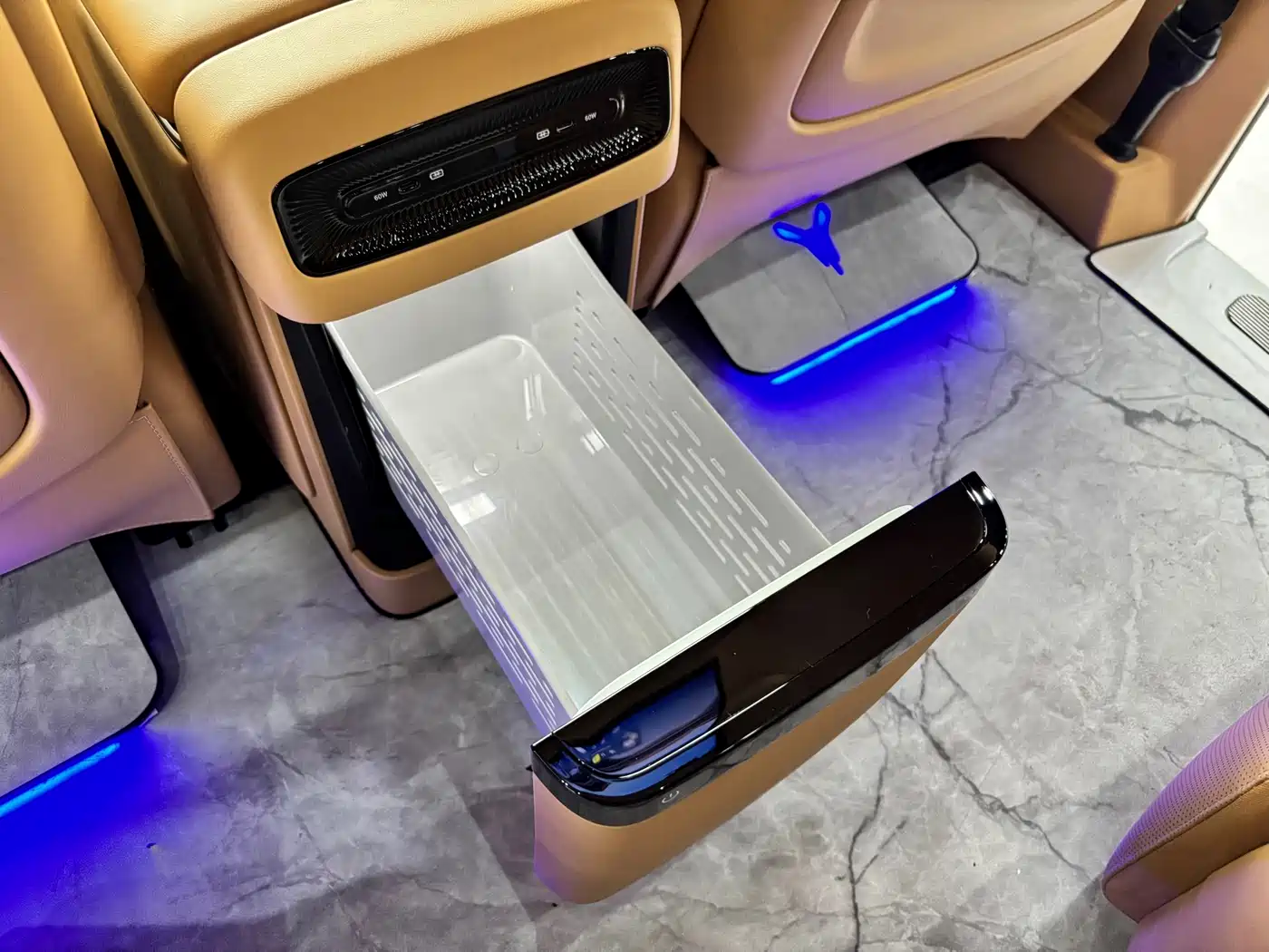 Voyah Auto Voyah Dreamer 2025 Model PHEV Basic Version фото 18