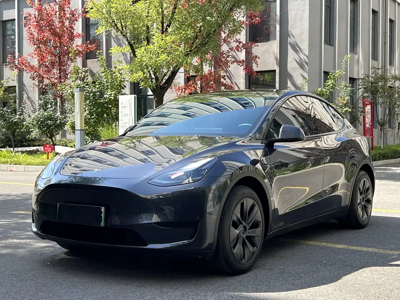 Tesla Model Y 2024 Rear-Wheel Drive Version