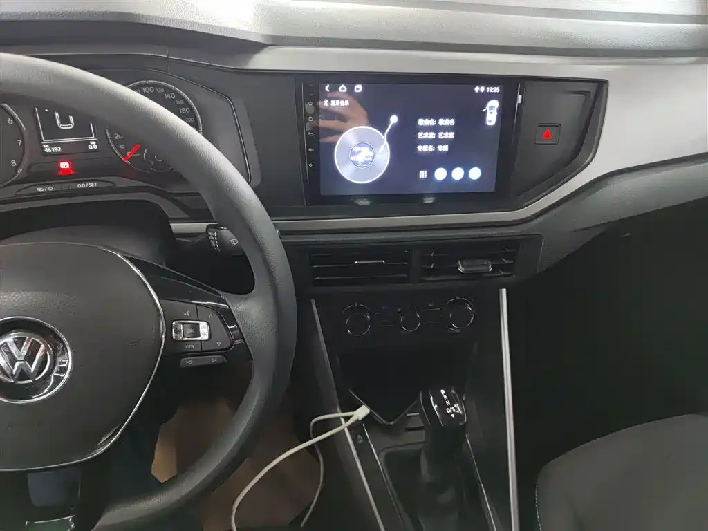 Volkswagen Polo 2019 Plus 1.5L Automatic Panorama Enjoyment Edition фото 13