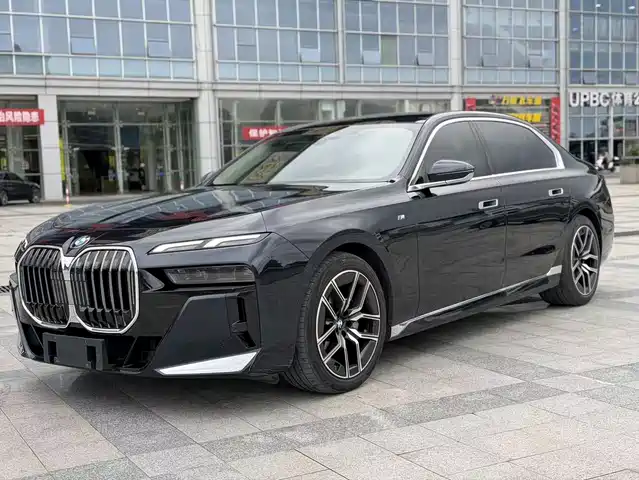 BMW 7 Series 2023 Model 735Li M Sport Package
