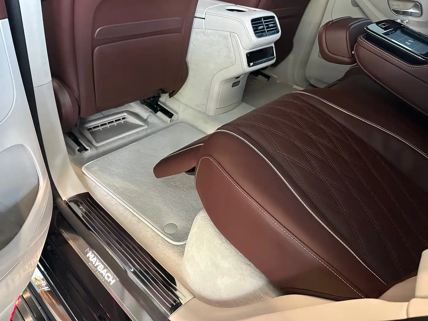 Mercedes-Benz Maybach GLS 2026 GLS 480 4MATIC Liyi Edition фото 13