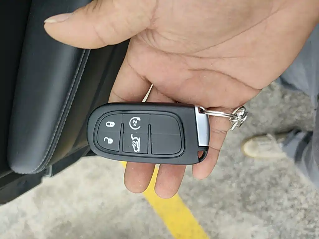 Jeep Cherokee 2019 2019 2.0T 4WD Exploration Edition + Autonomous Driving Package China VI
